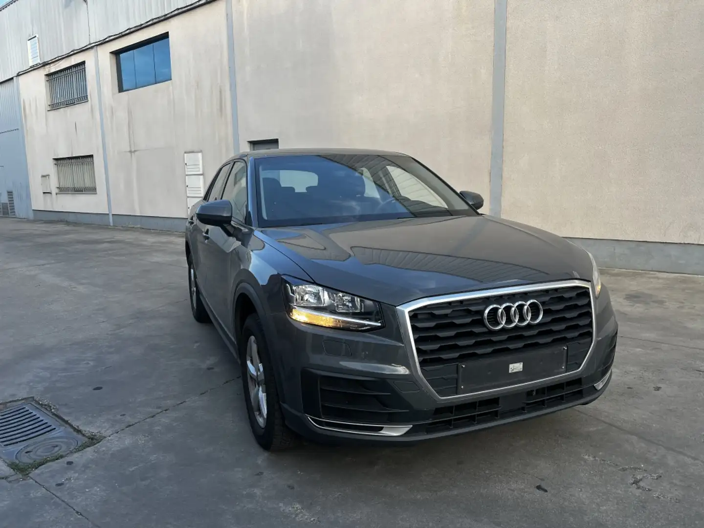 Audi Q2 1.4 TFSI COD Advanced 110kW Gris - 2