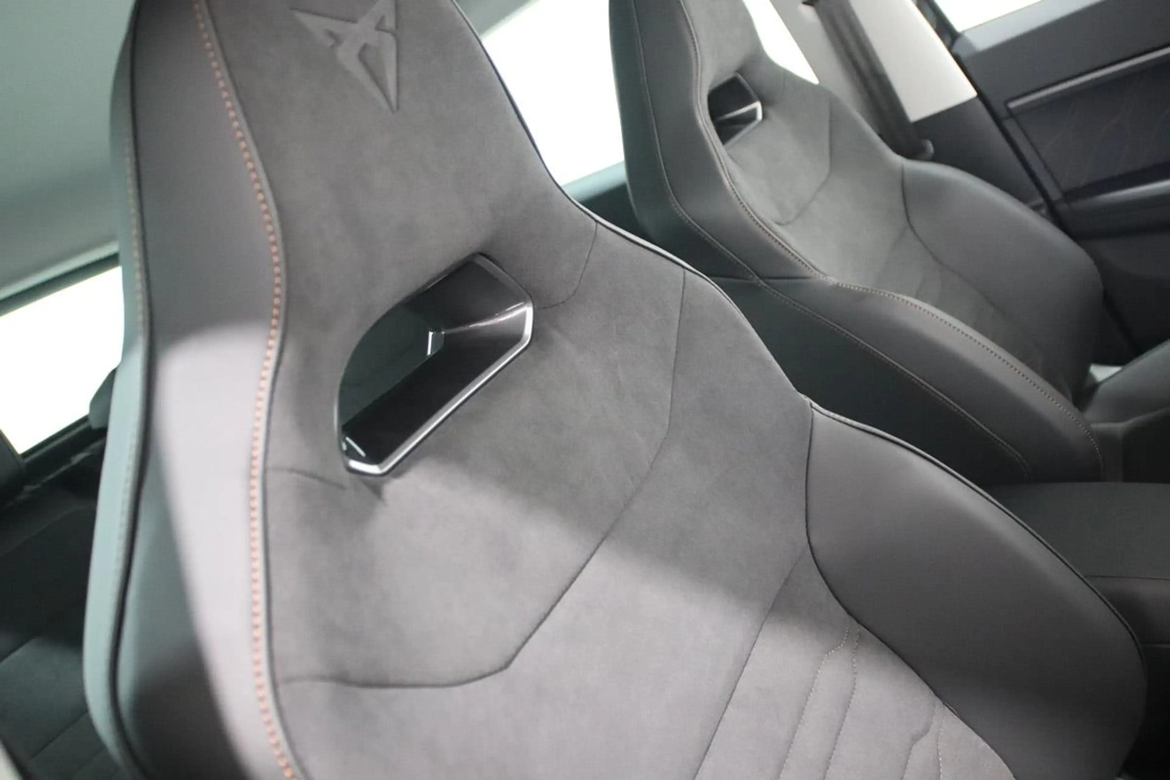 CUPRA Ateca 1.5 TSI 150 DSG ALCANTARA LED ACC CAMERA GPS JA19 — photo 9
