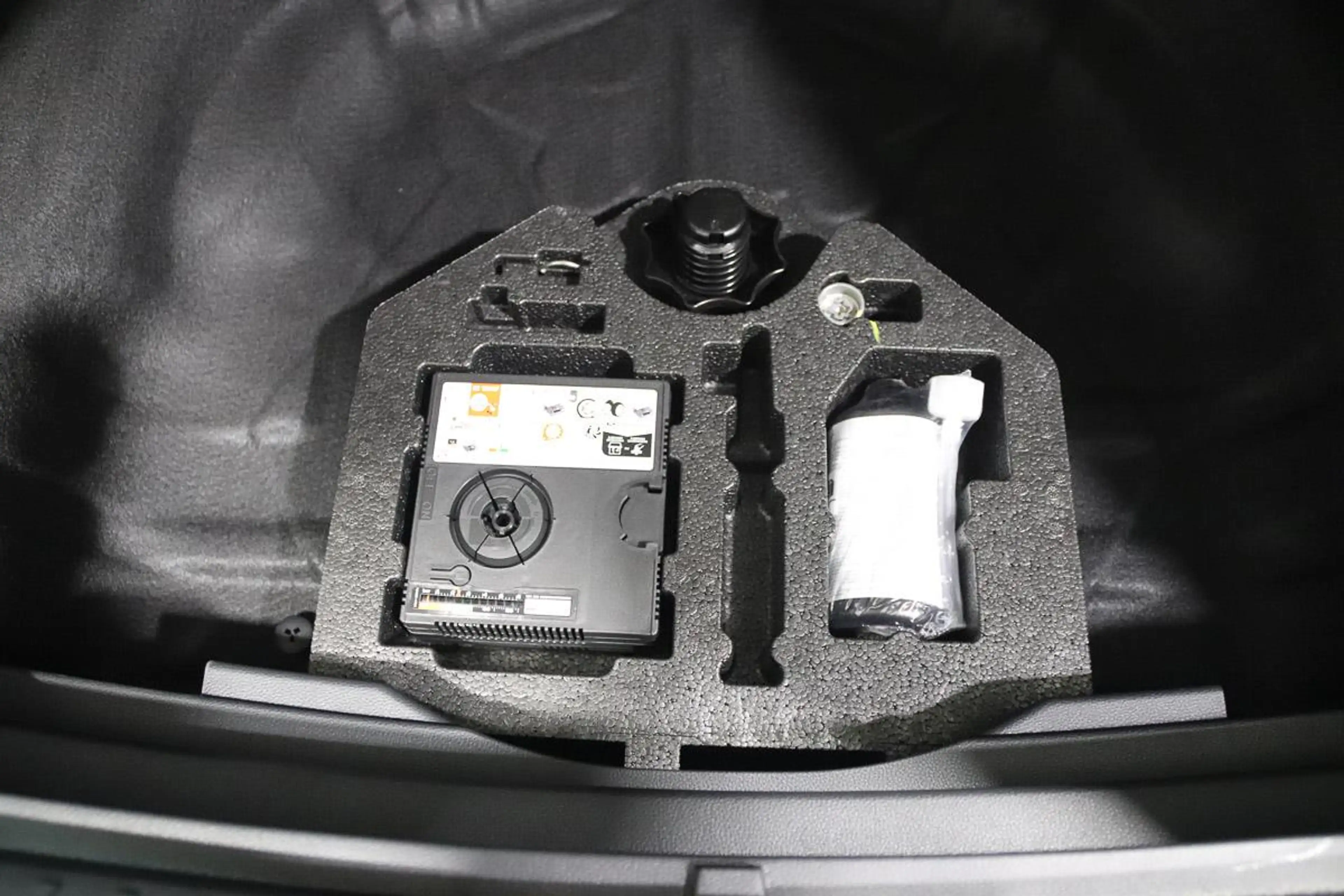 CUPRA Ateca 1.5 TSI 150 DSG ALCANTARA LED ACC CAMERA GPS JA19 — photo 14