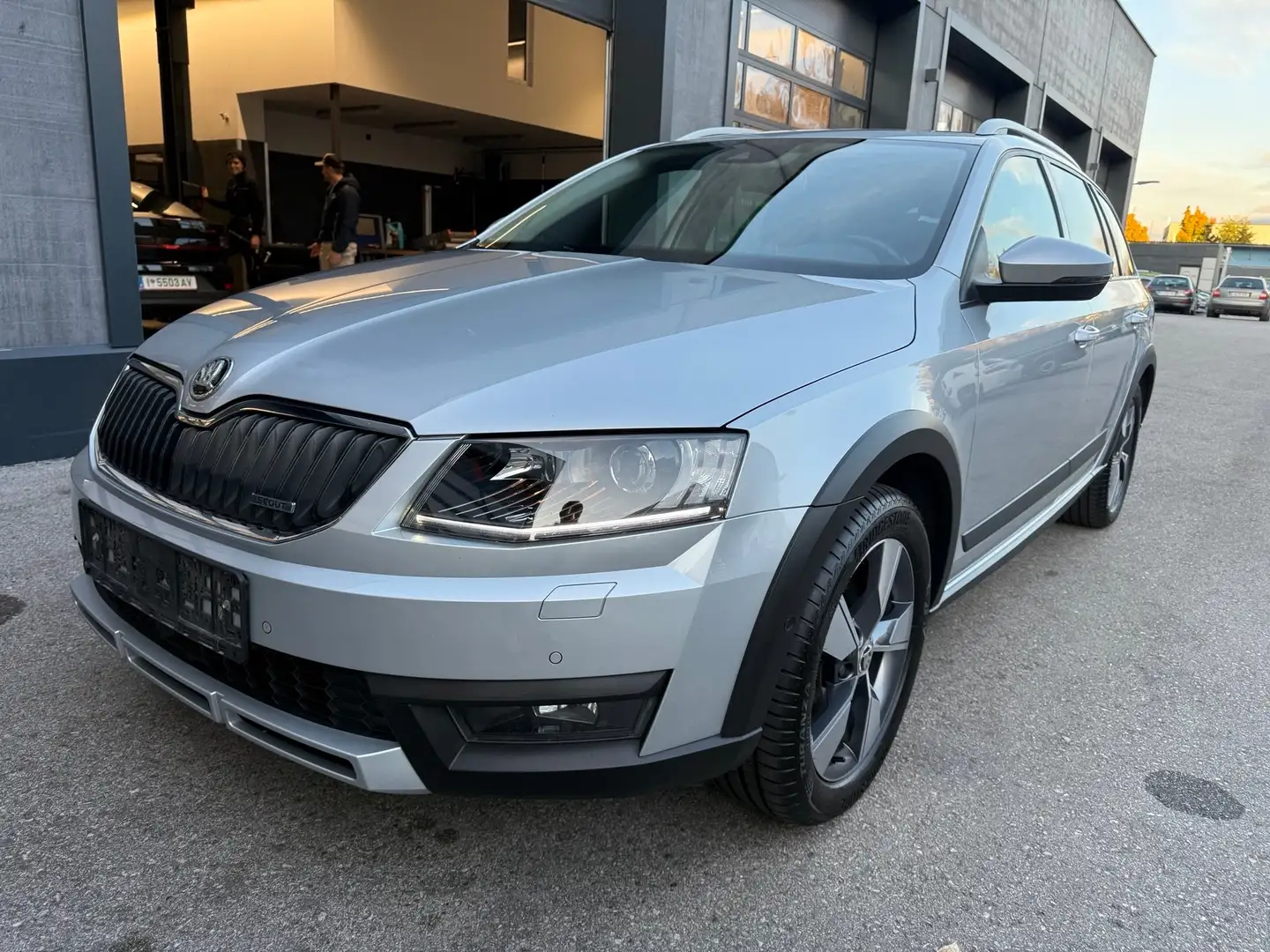 Skoda Octavia Scout 4x4 Argent - 1