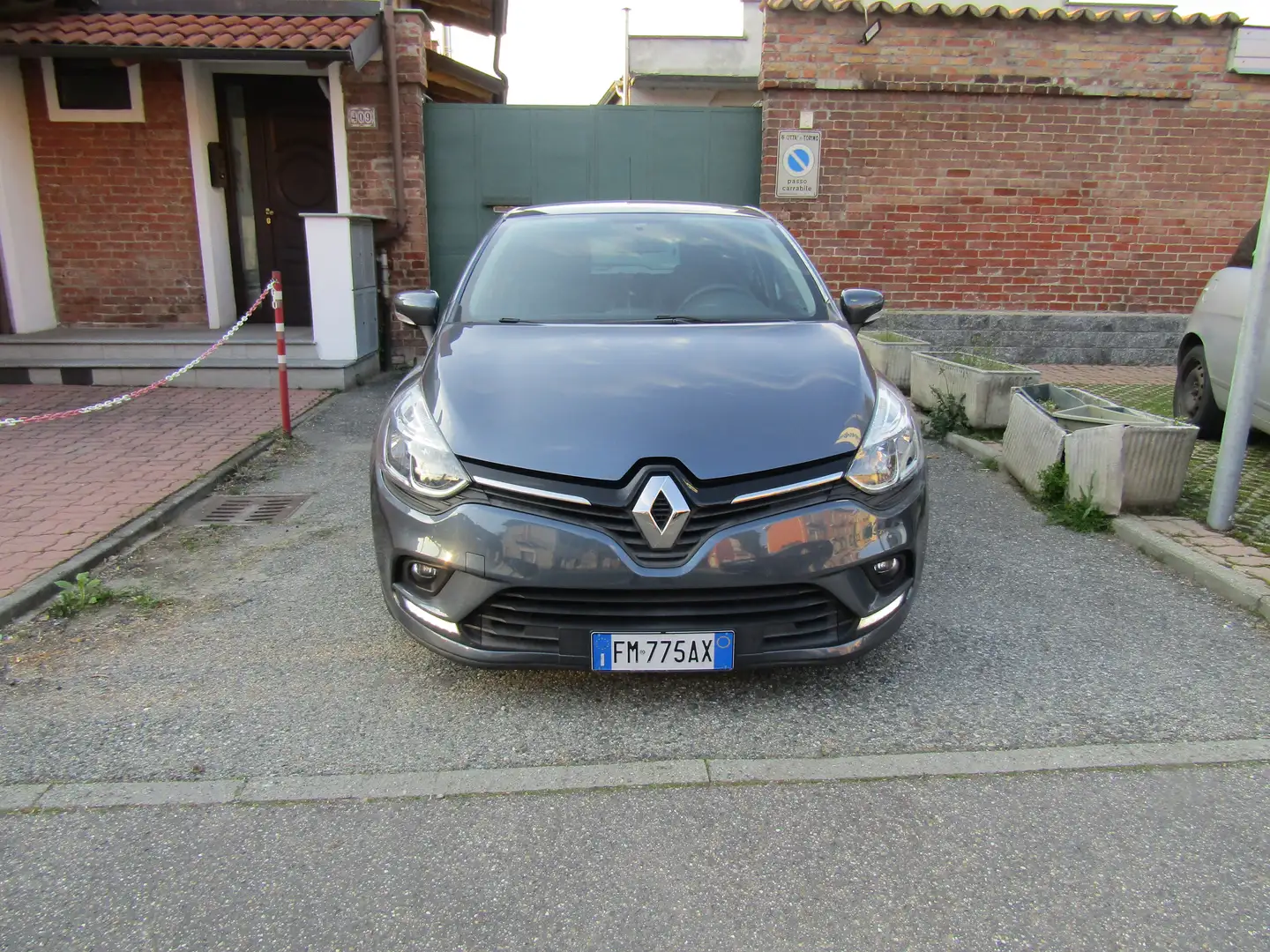 Renault Clio 1.5 90CV "25.300 km" AUTOMATICA,OK. NEOPATENT Navi Grigio - 2