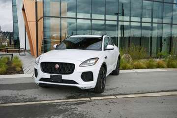 P300 AWD R-Dynamic SE