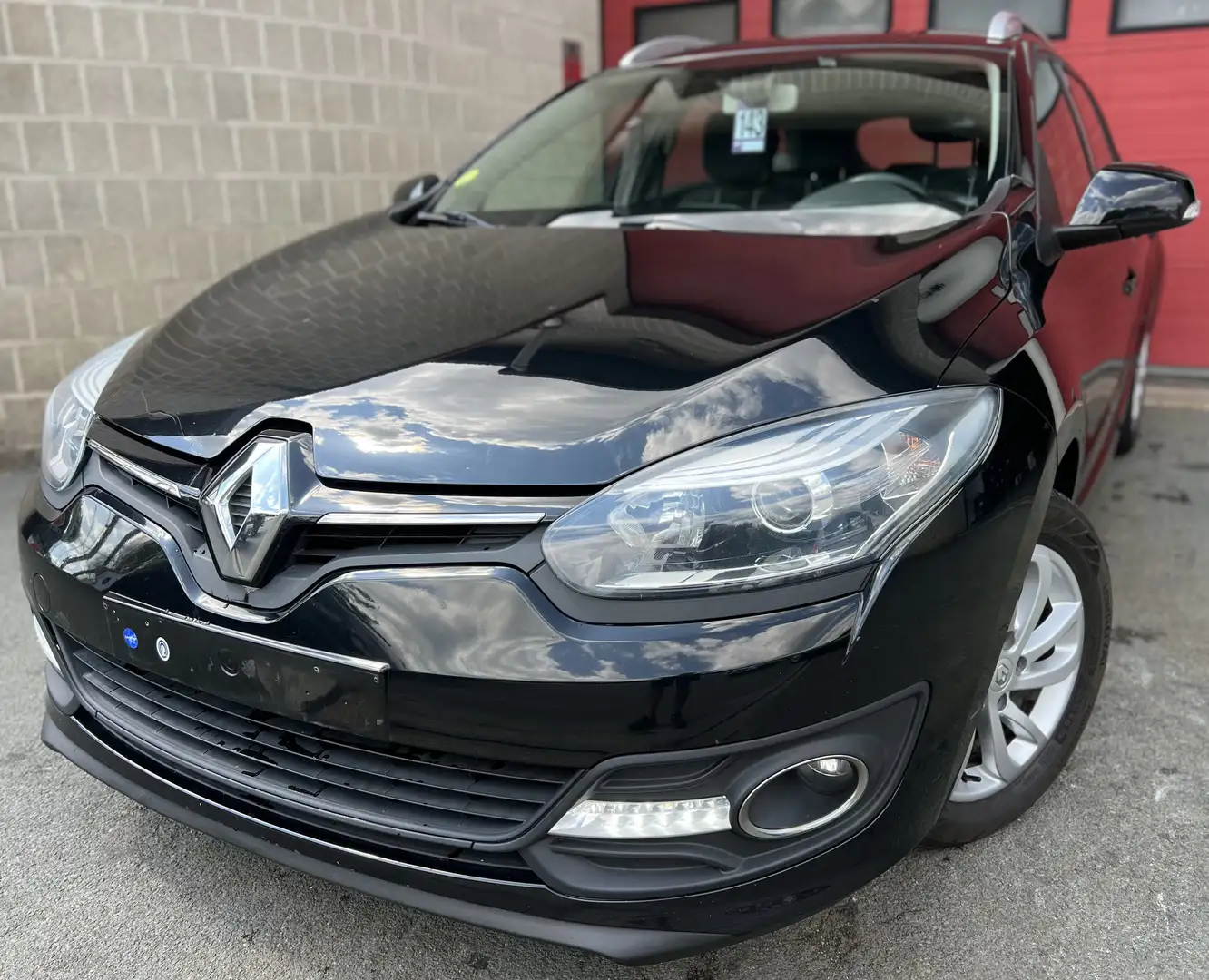 Renault Megane Mégane SW 1.5 dCi Energy Zen + CLIM Zwart - 1