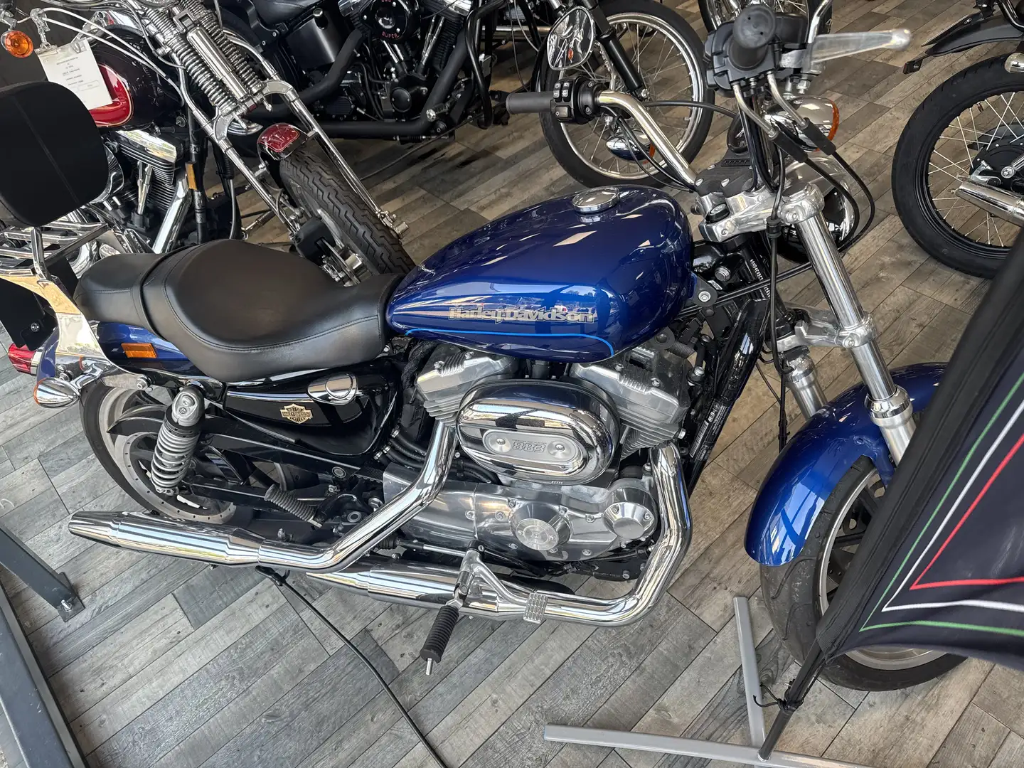 Harley-Davidson Sportster 883 - 1
