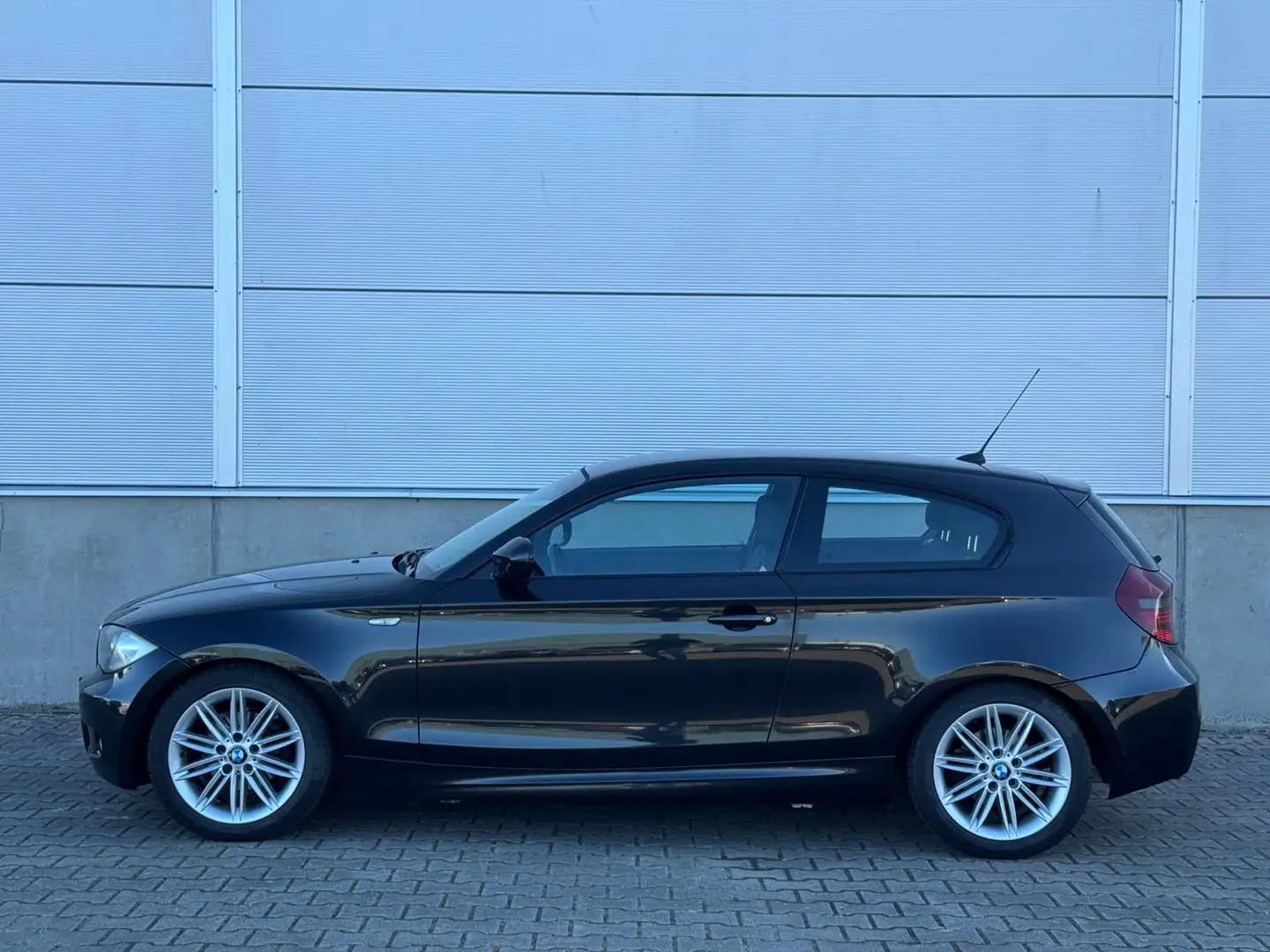 BMW 116 1-serie 116i M SPORT PAKKET|CLIMA|CRUISE|LM|APK|NA Zwart - 2