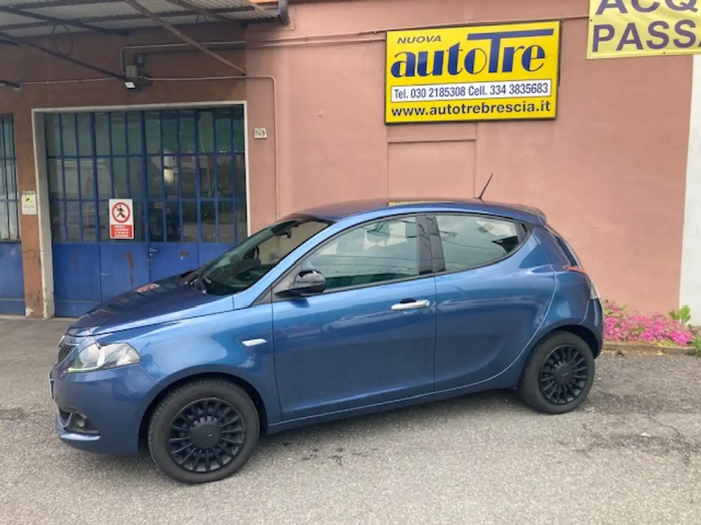 Lancia Ypsilon 1.0 FireFly 5 porte S&S Hybrid Silver Blu/Azzurro - 2