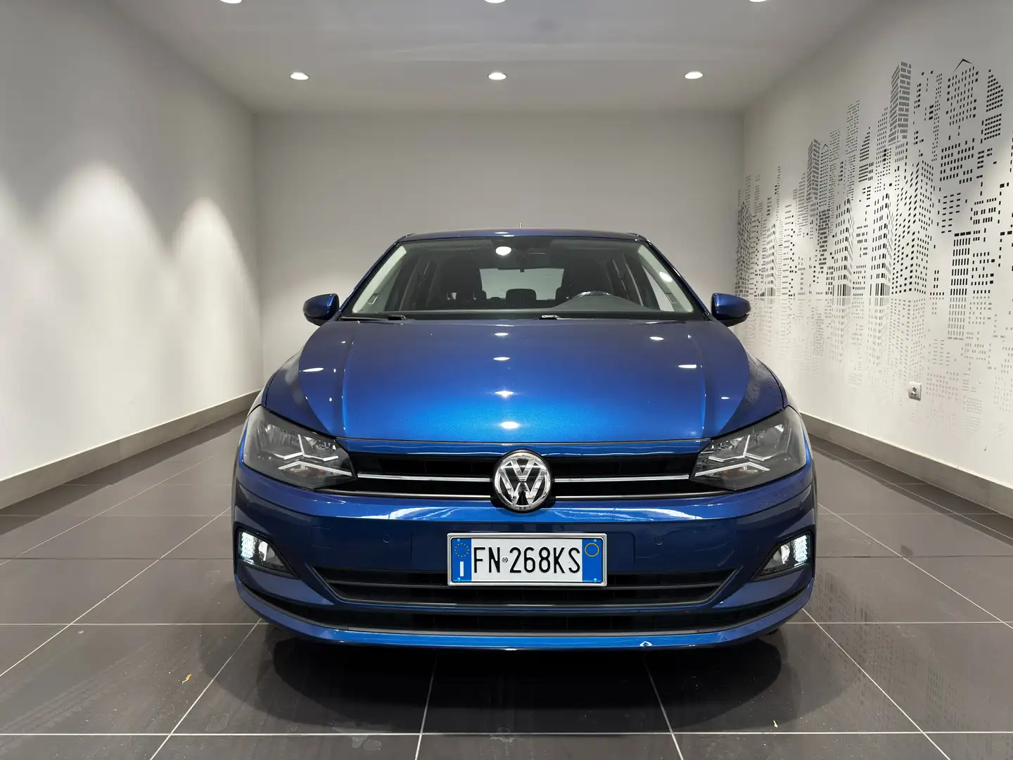 Volkswagen Polo Polo VI 2017 5p 1.0 mpi Comfortline 75cv Blu/Azzurro - 2