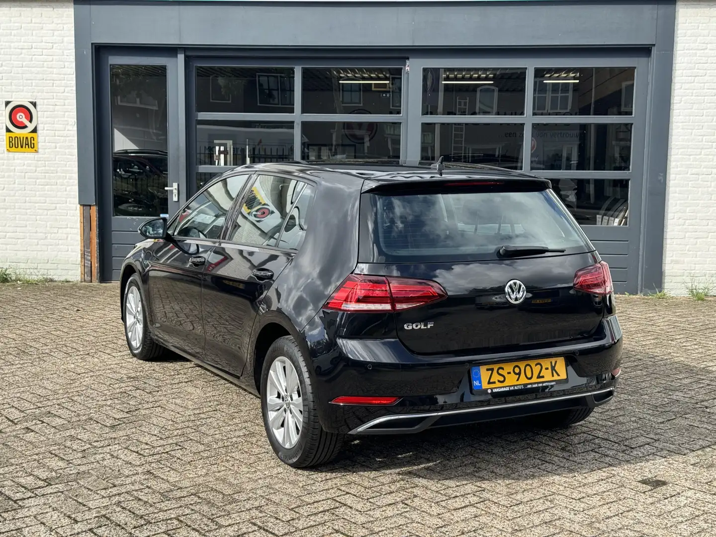 Volkswagen Golf 1.0 TSI Comfortline Business - Apple carplay - Nav Noir - 2