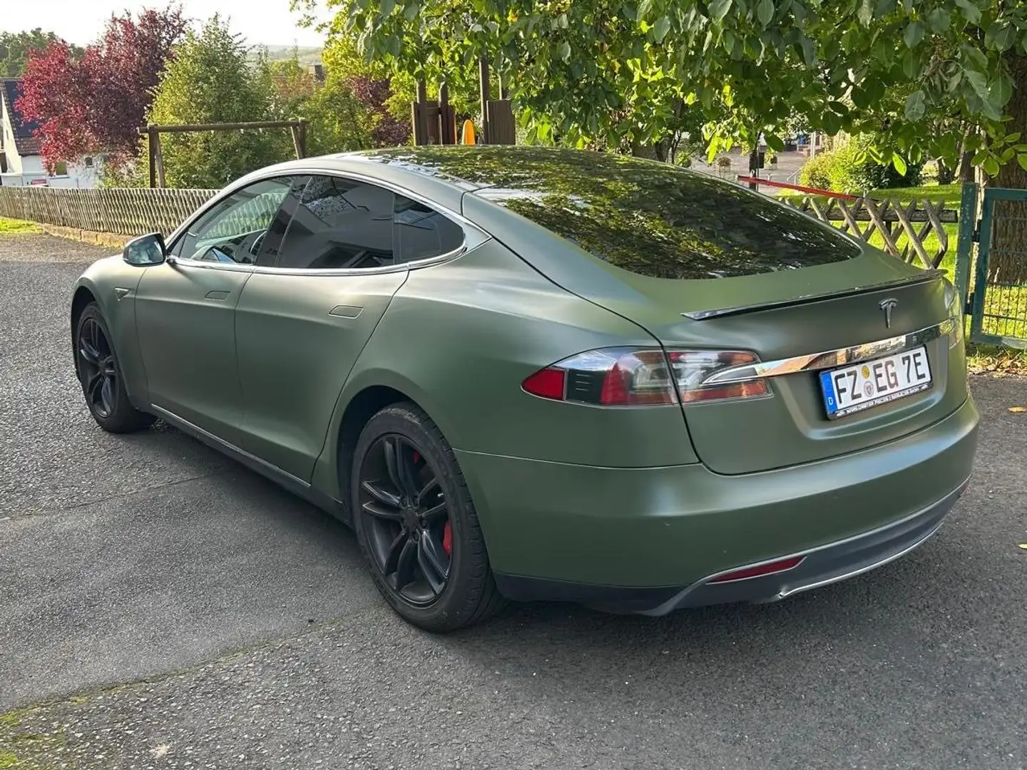 Tesla Model S Grün - 2