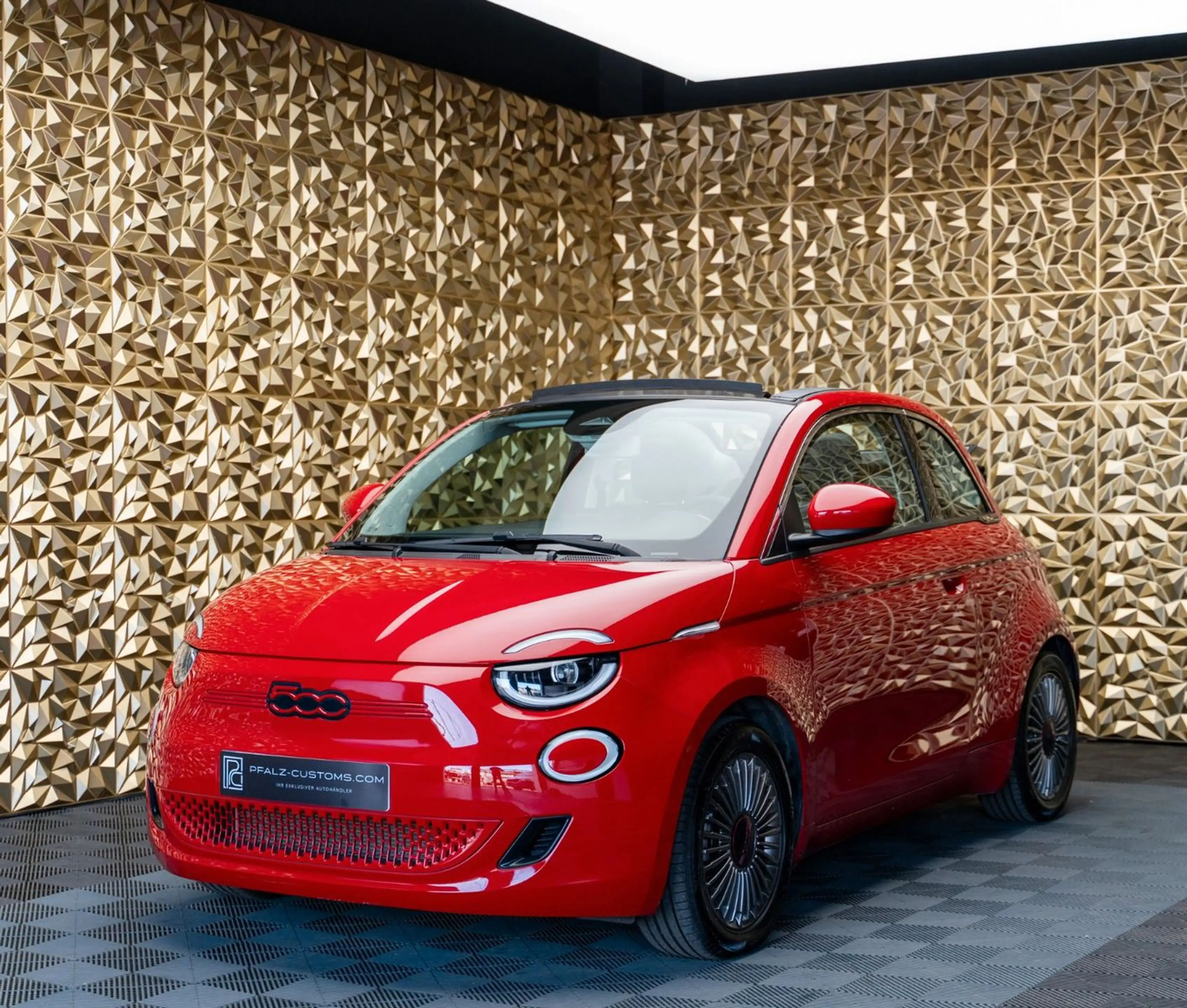 Fiat 500e Red|42kWh|LED|Keyless|Carplay|RÜCKFAHRKAMER — photo 2