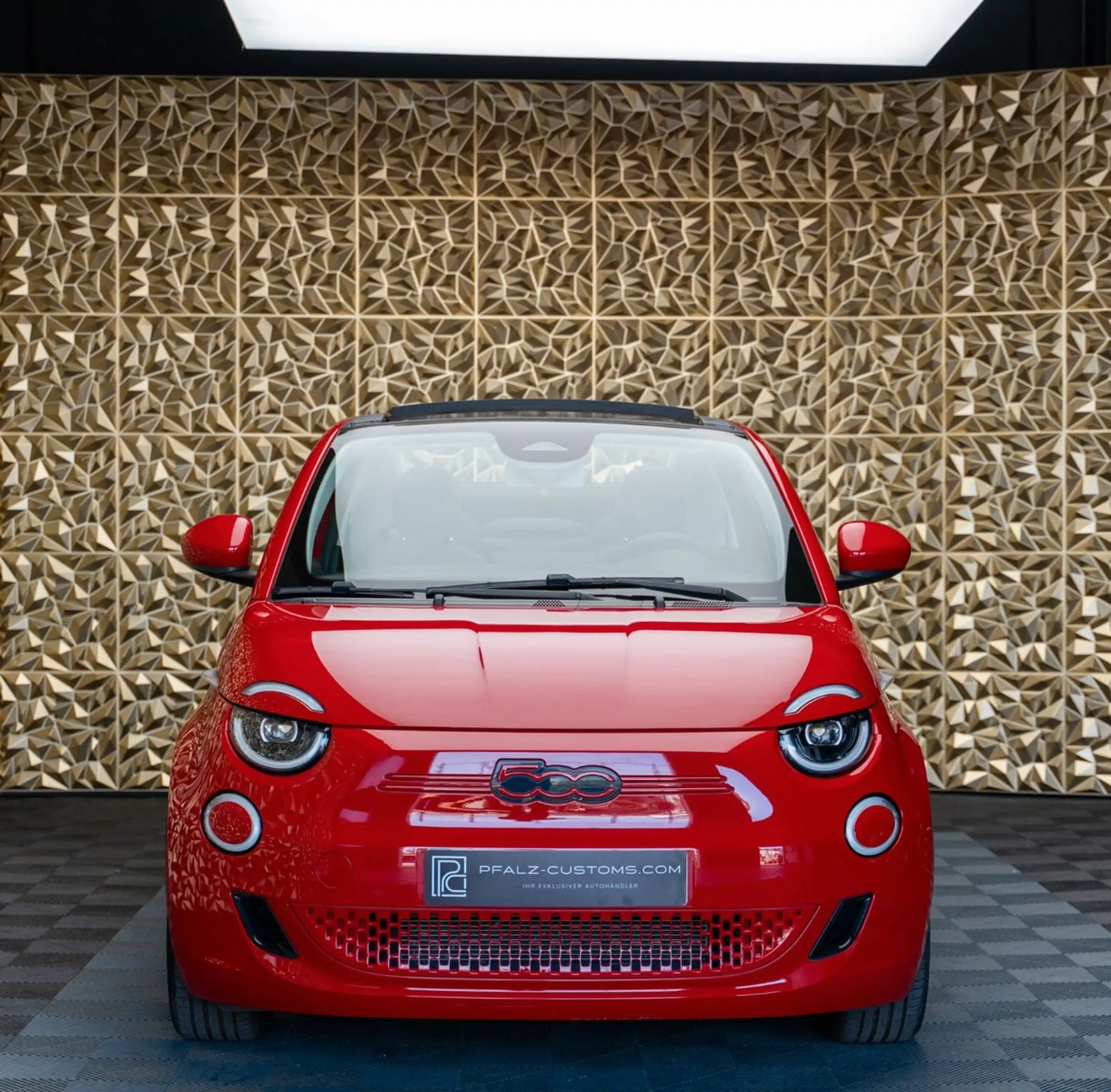 Fiat 500e Red|42kWh|LED|Keyless|Carplay|RÜCKFAHRKAMER — photo 3