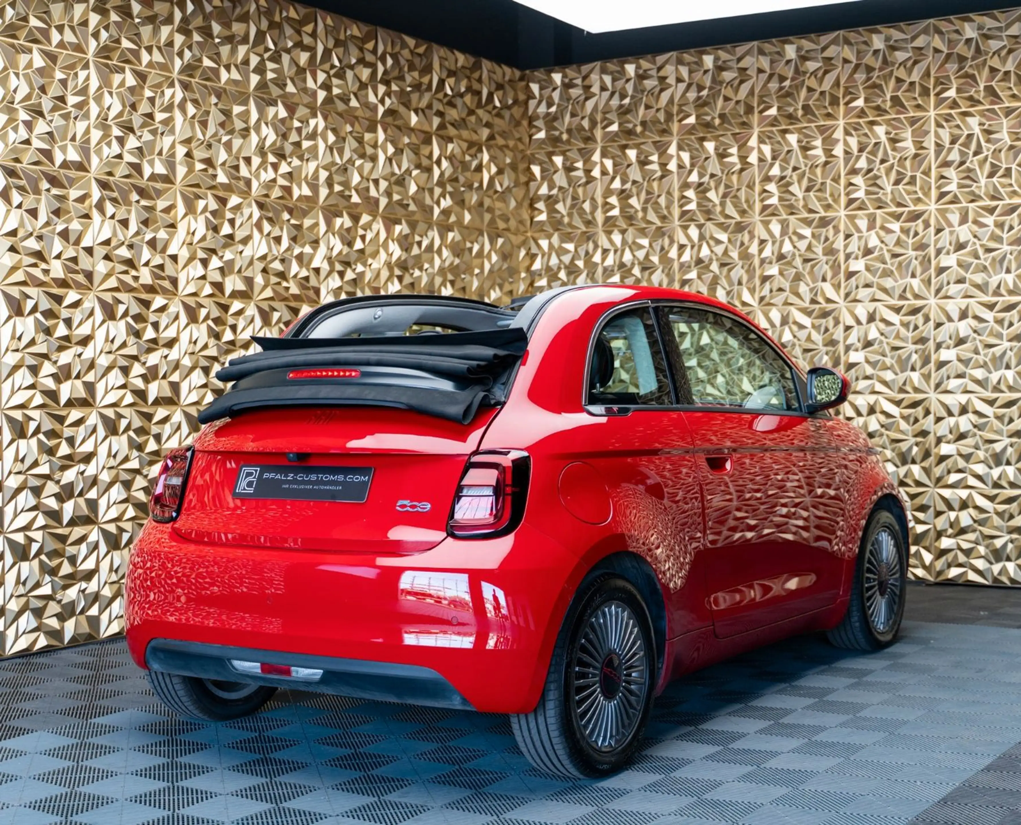 Fiat 500e Red|42kWh|LED|Keyless|Carplay|RÜCKFAHRKAMER — photo 7