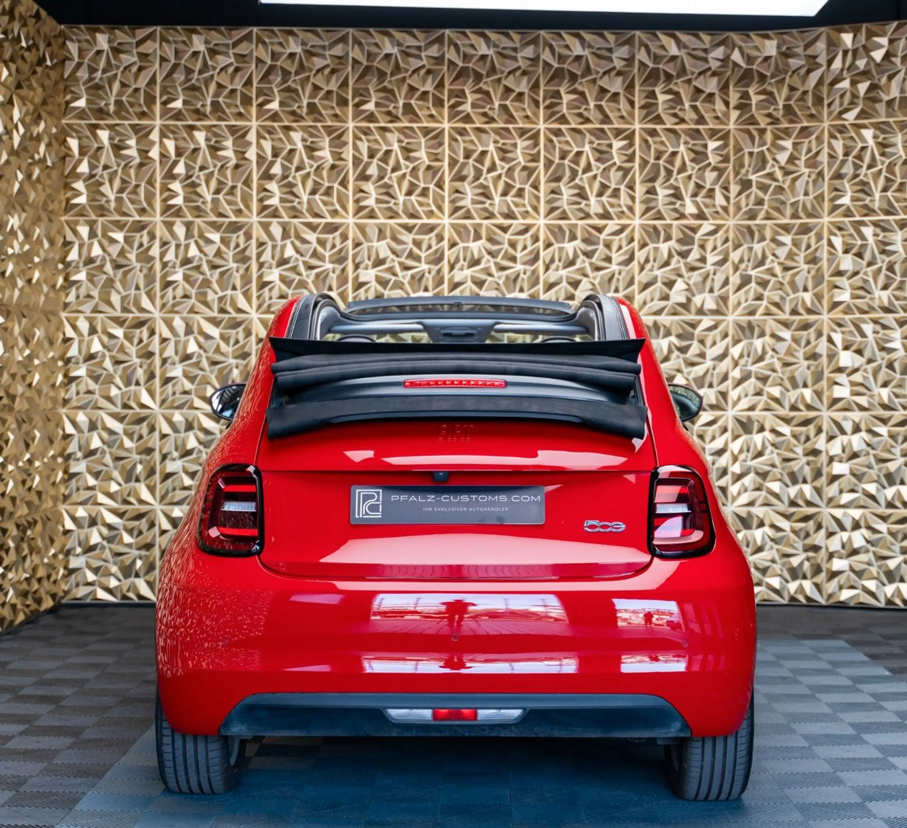 Fiat 500e Red|42kWh|LED|Keyless|Carplay|RÜCKFAHRKAMER — photo 8