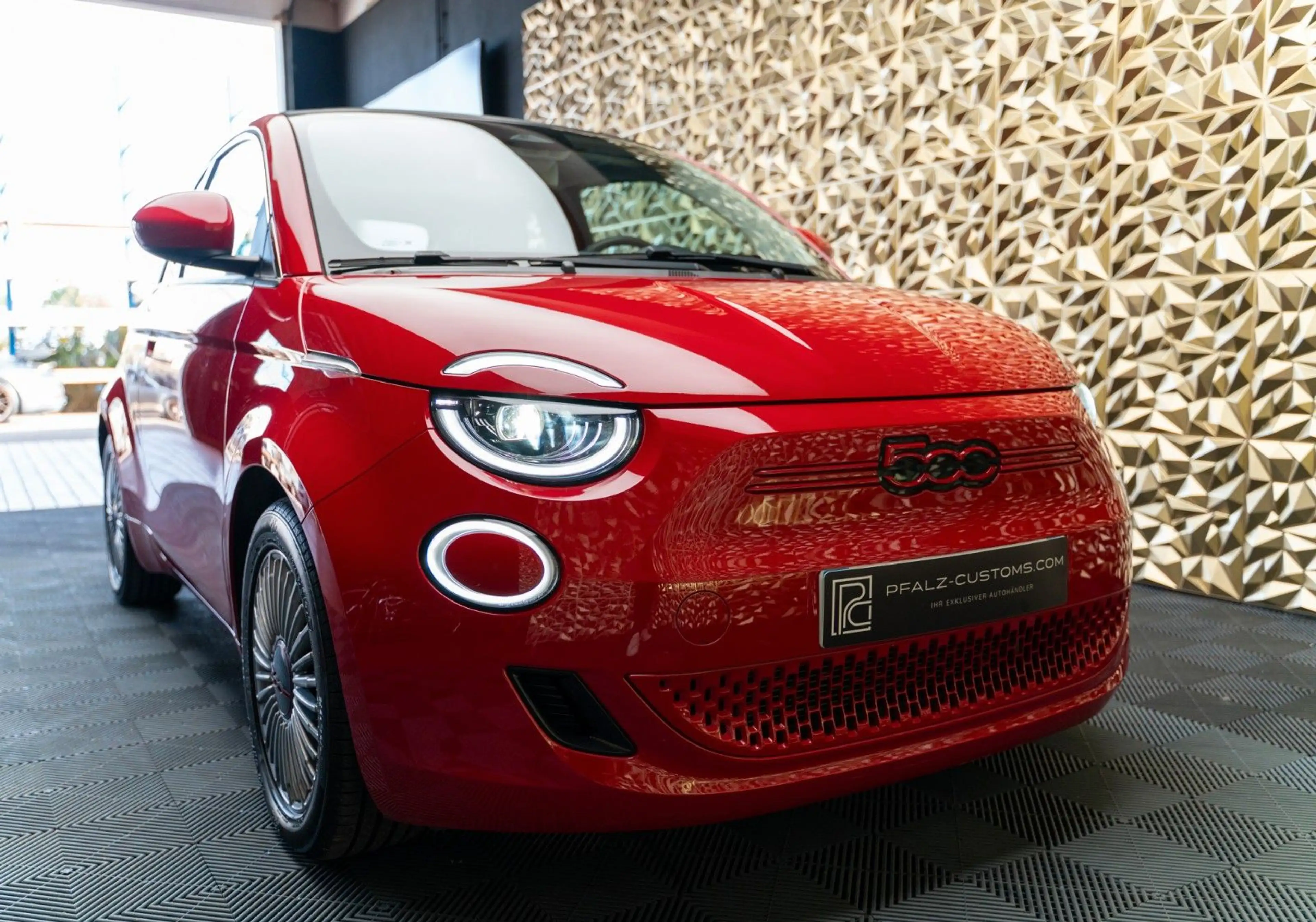 Fiat 500e Red|42kWh|LED|Keyless|Carplay|RÜCKFAHRKAMER — photo 9