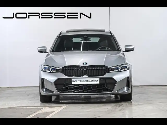 BMW 3 Series view 2