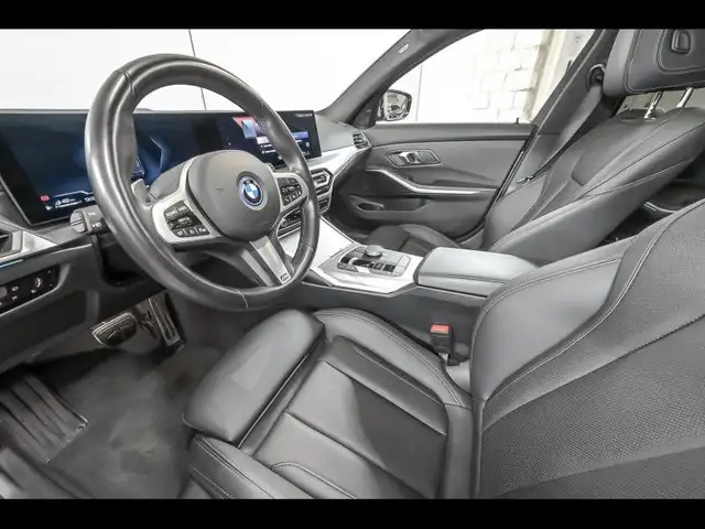 BMW 3 Series view 6
