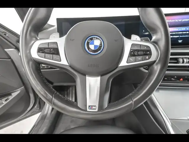 BMW 3 Series view 9