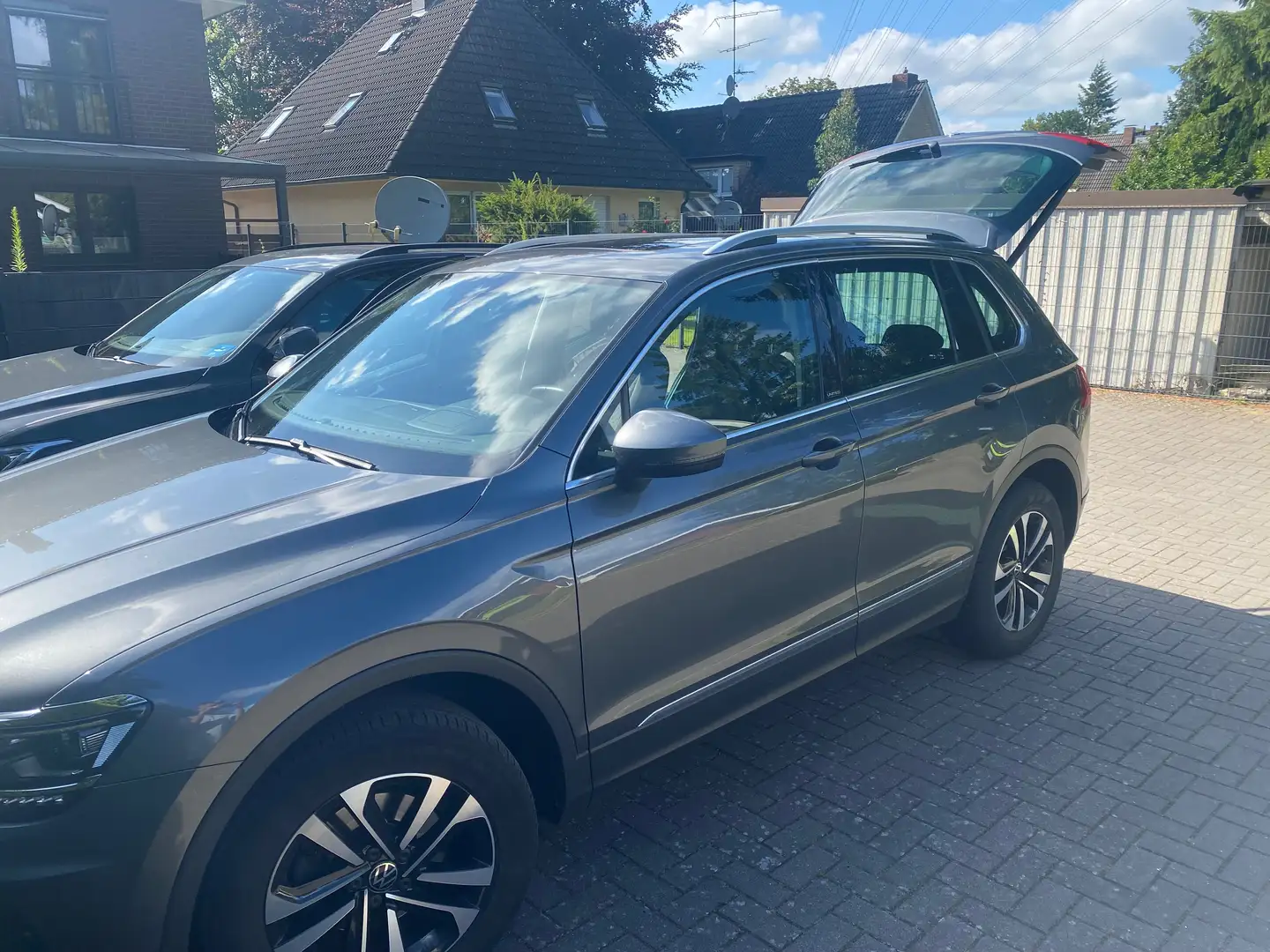 Volkswagen Tiguan Tiguan 2.0 TDI SCR 4Motion DSG IQ.DRIVE Grau - 2