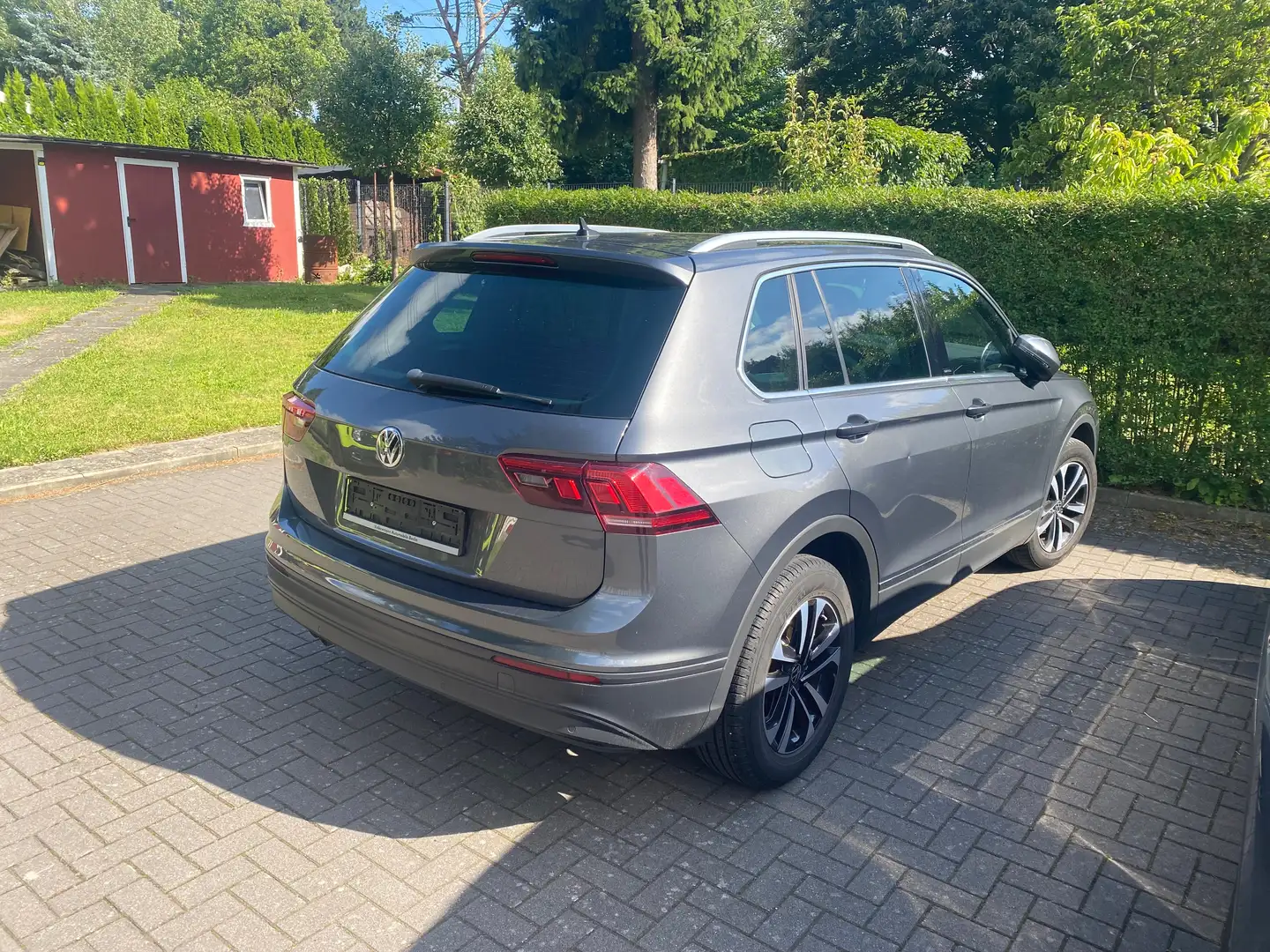 Volkswagen Tiguan Tiguan 2.0 TDI SCR 4Motion DSG IQ.DRIVE Grau - 1