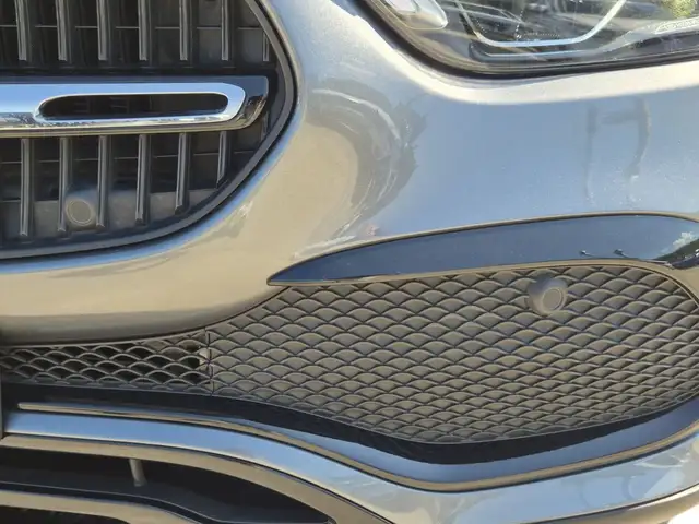 Mercedes-Benz C-Class view 18