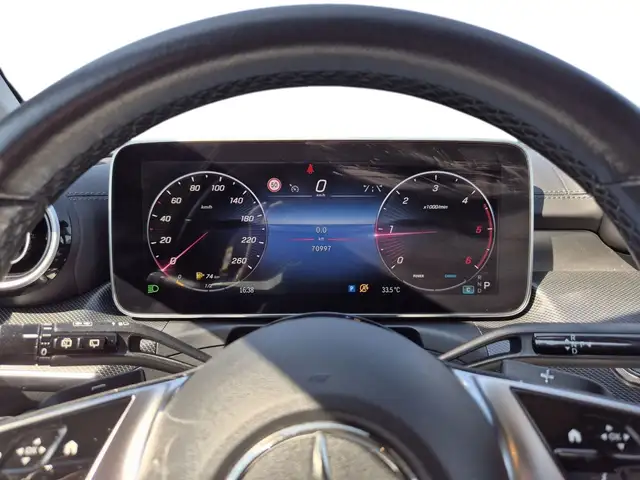 Mercedes-Benz 220 view 13