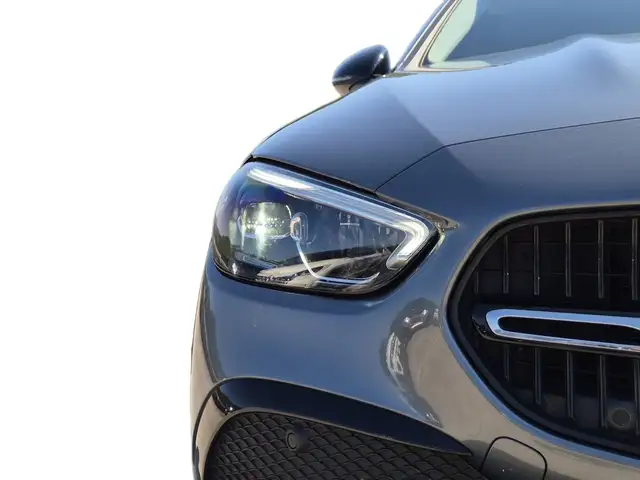 Mercedes-Benz C-Class view 16