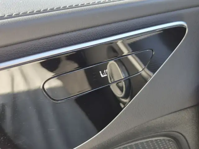 Mercedes-Benz C-Class view 21