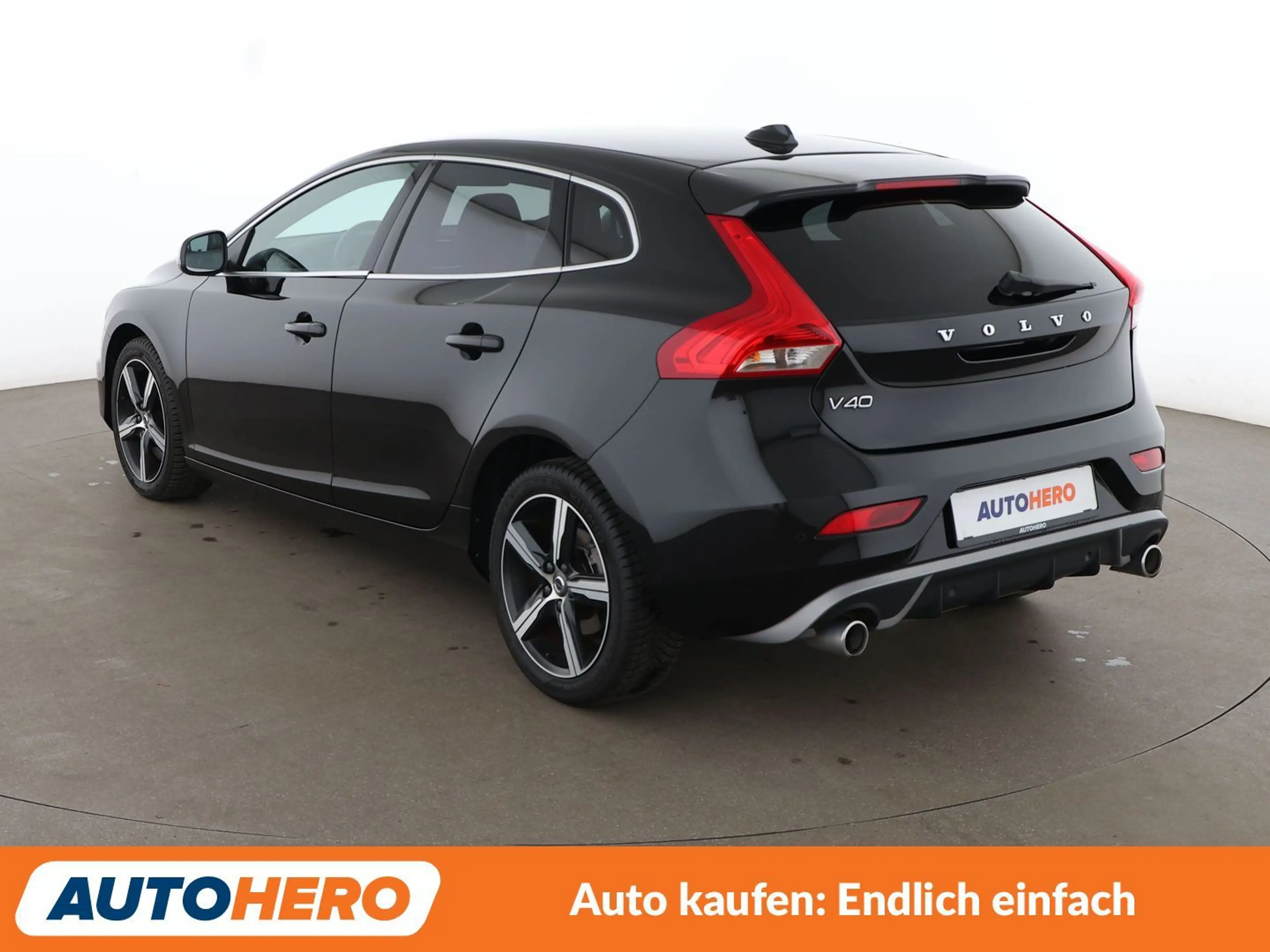Volvo V40 1.5 R-Design Aut.*LED*NAVI*TEMPO*PDC*SHZ*KLIMA* — photo 4