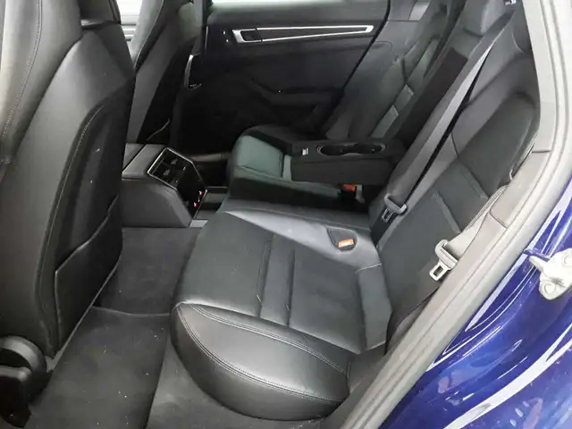 Porsche Panamera view 8