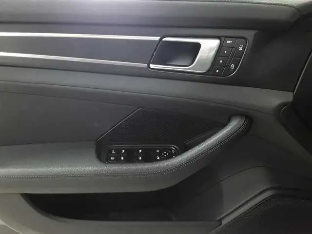 Porsche Panamera view 5