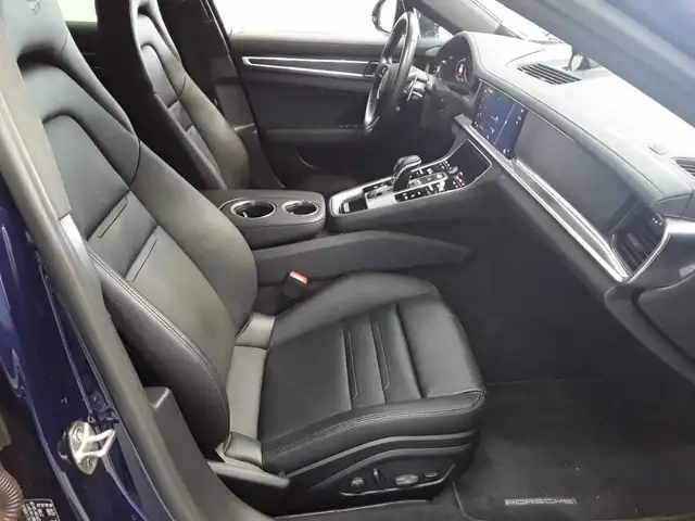 Porsche Panamera view 12