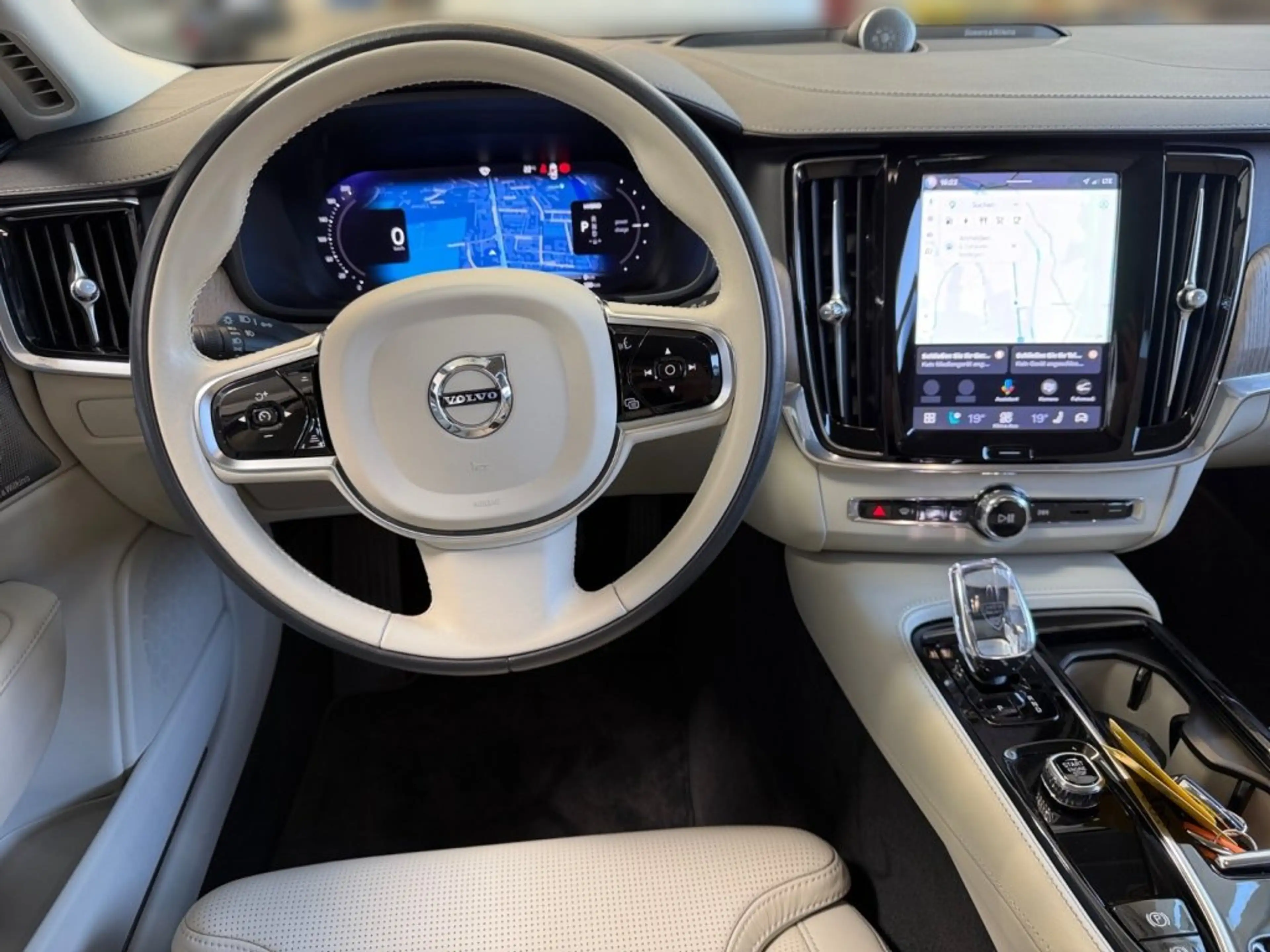 Volvo S90 T8 AWD Recharge PHEV Ultimate Bright — photo 11