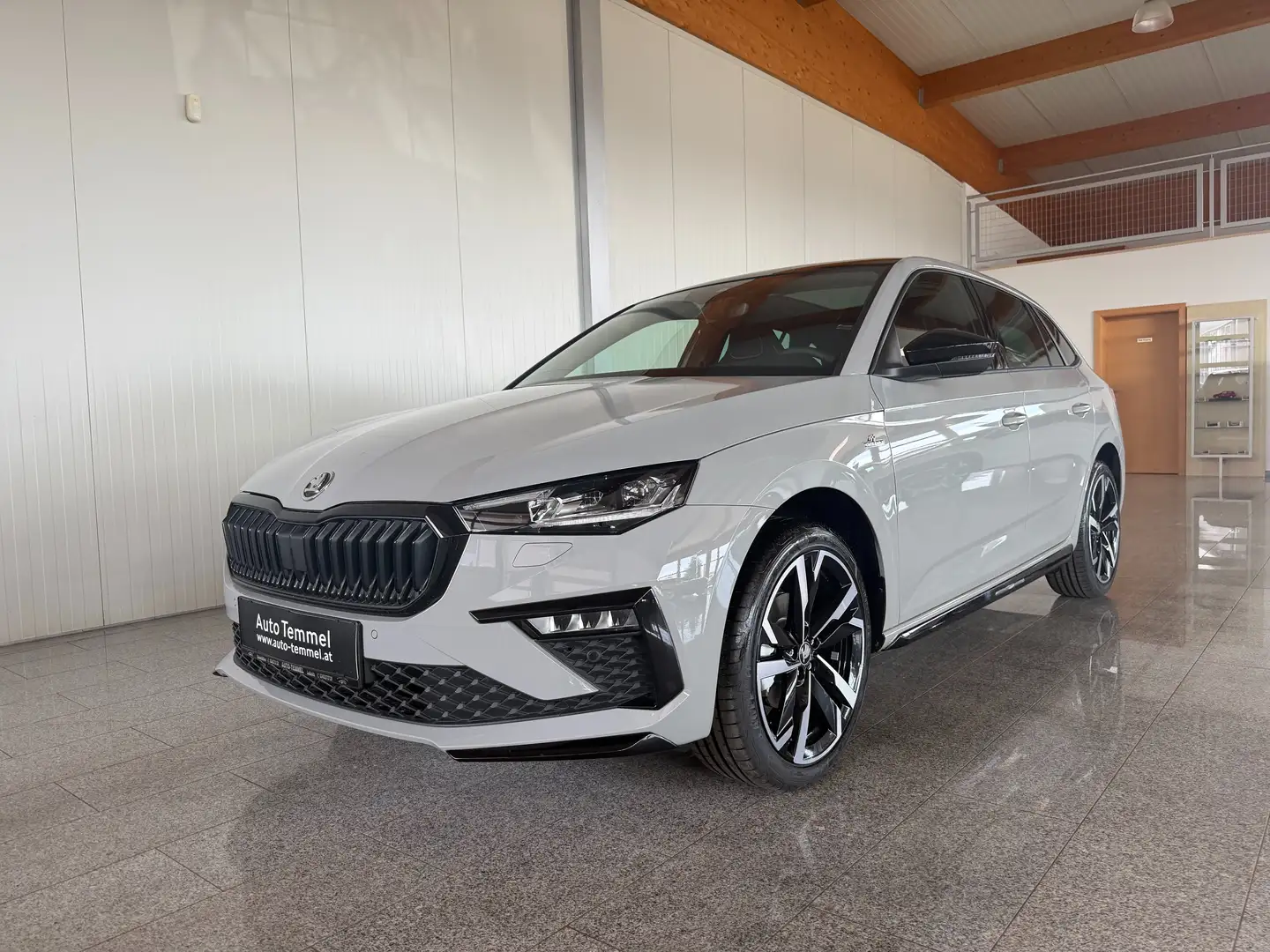 Skoda Scala Monte Carlo TSI Grau - 2