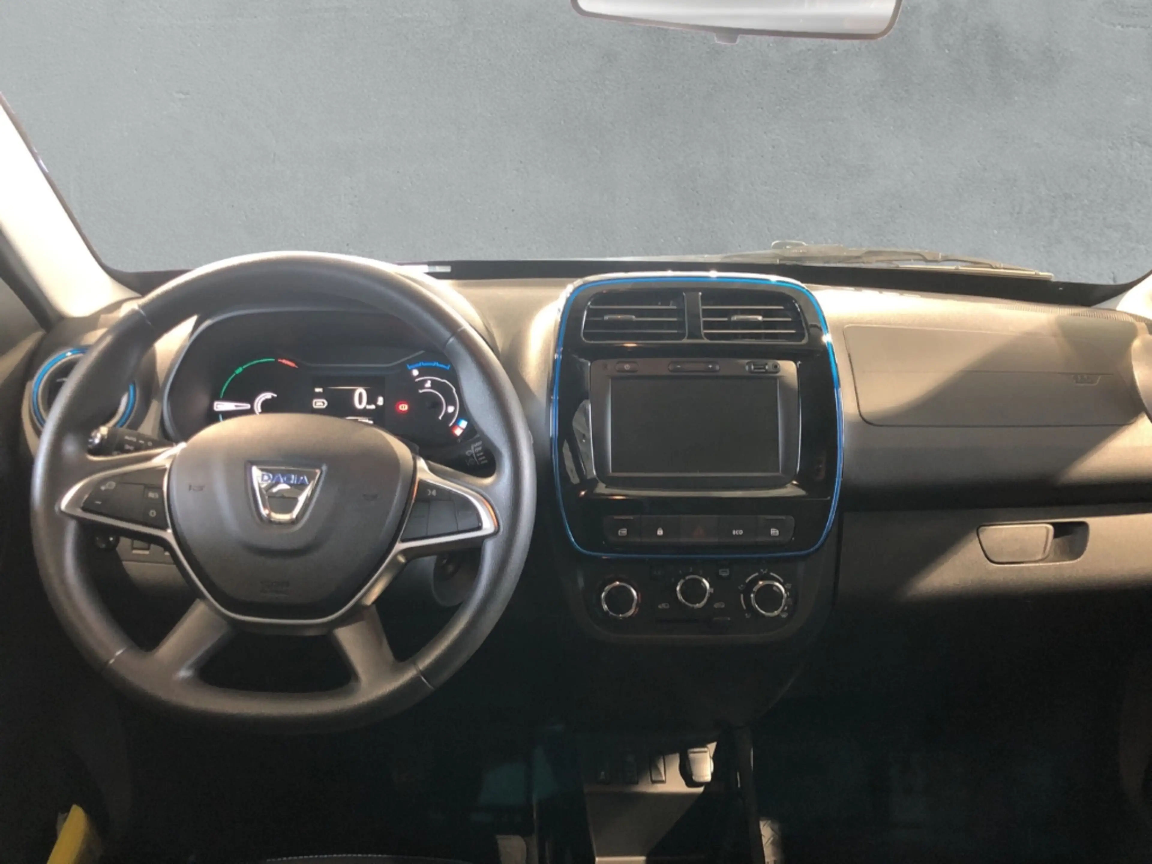 Dacia Spring Electric Business — photo 14