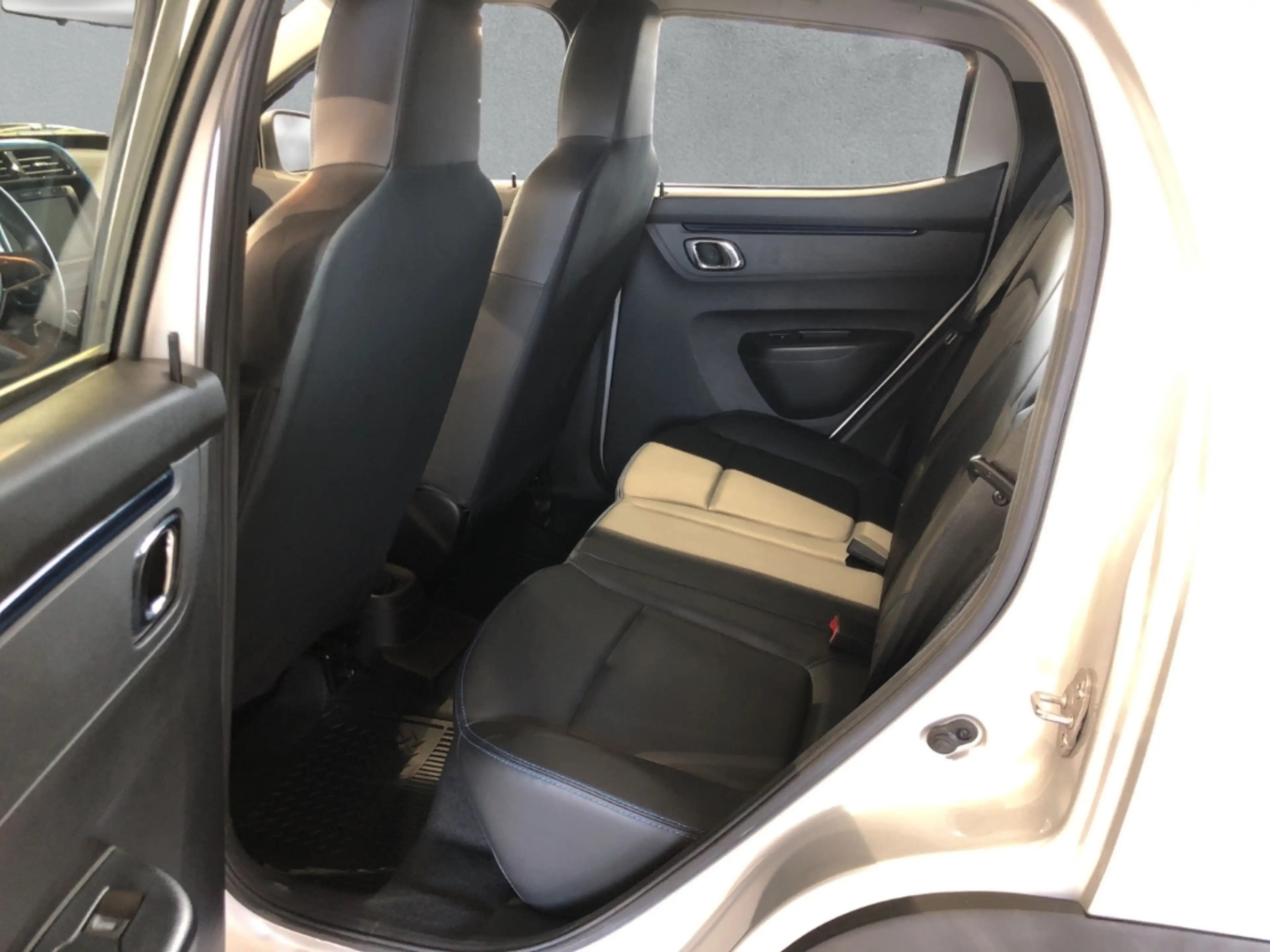 Dacia Spring Electric Business — photo 8