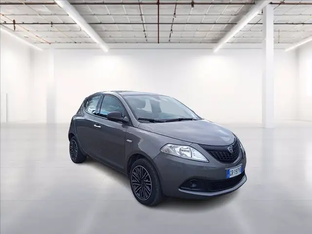 Lancia Ypsilon 1.0 firefly hybrid Silver Plus s&s 70cv