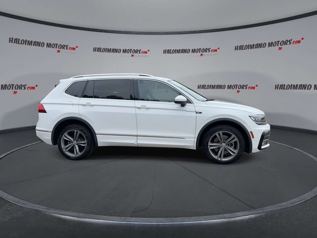 2021 Volkswagen Tiguan Highline 4MOTION | No Accidents | Panoramic Roof | — снимка 1