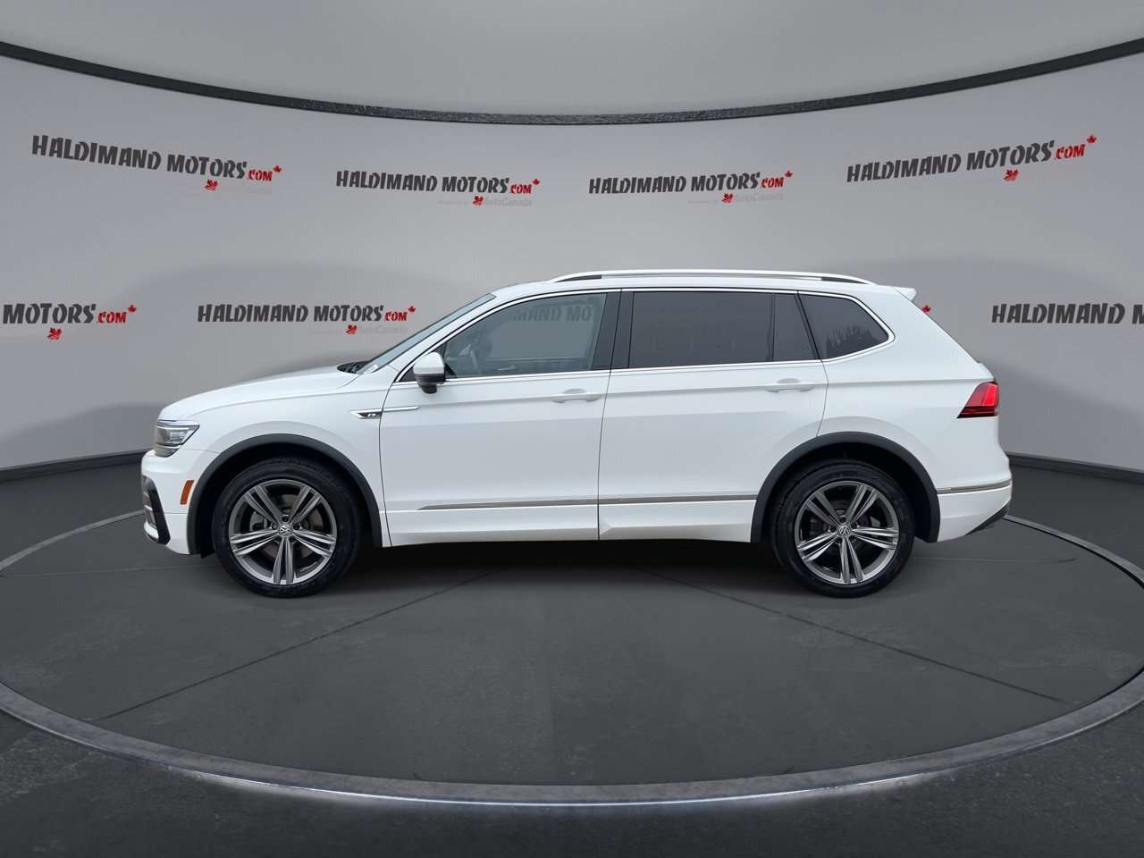 2021 Volkswagen Tiguan Highline 4MOTION | No Accidents | Panoramic Roof | — снимка 1