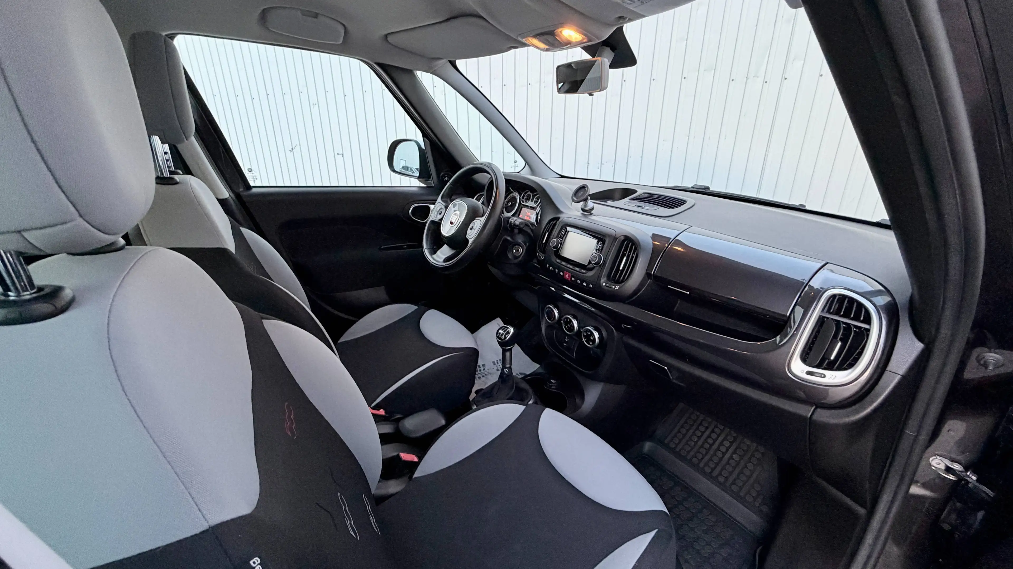 Fiat 500L Pop Star — photo 12