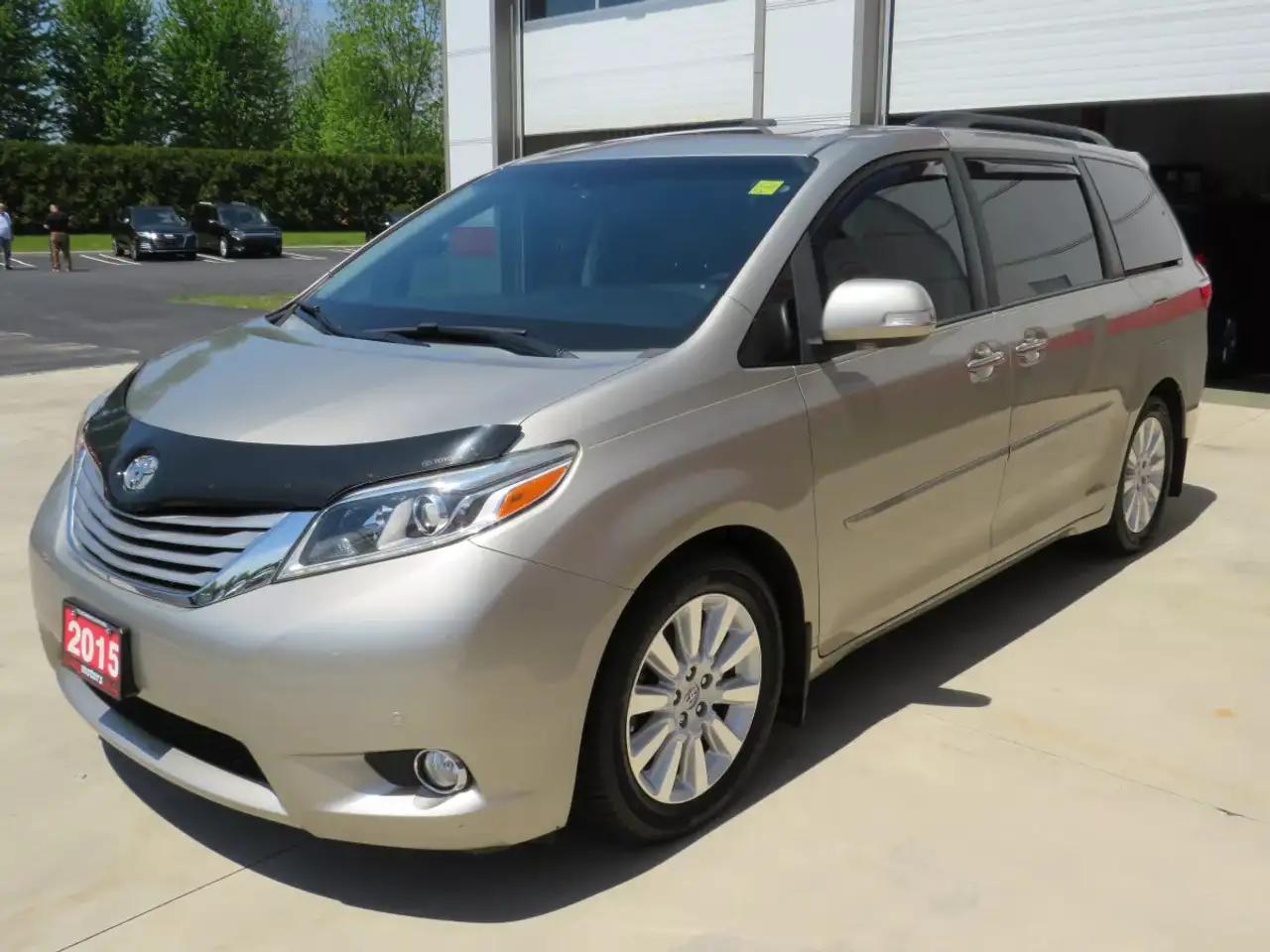 Toyota Sienna снимка Toyota Sienna