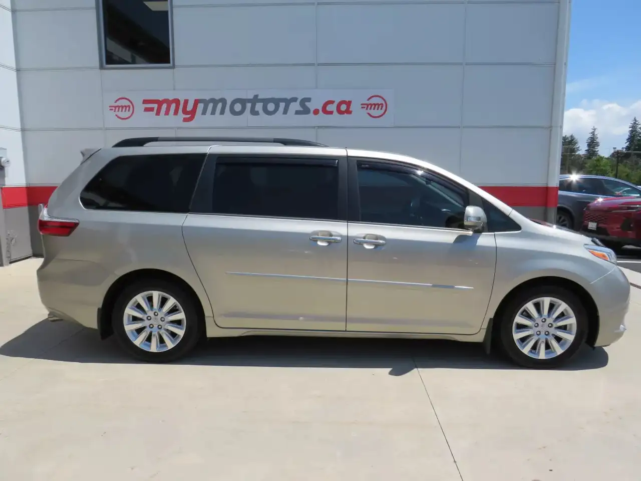 Toyota Sienna снимка Toyota Sienna
