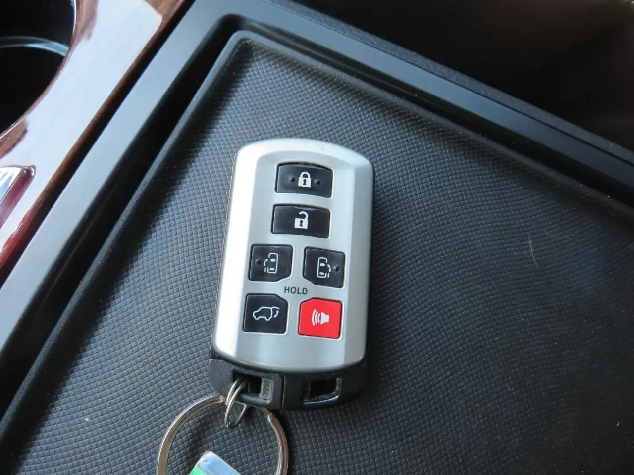 Toyota Sienna снимка Toyota Sienna