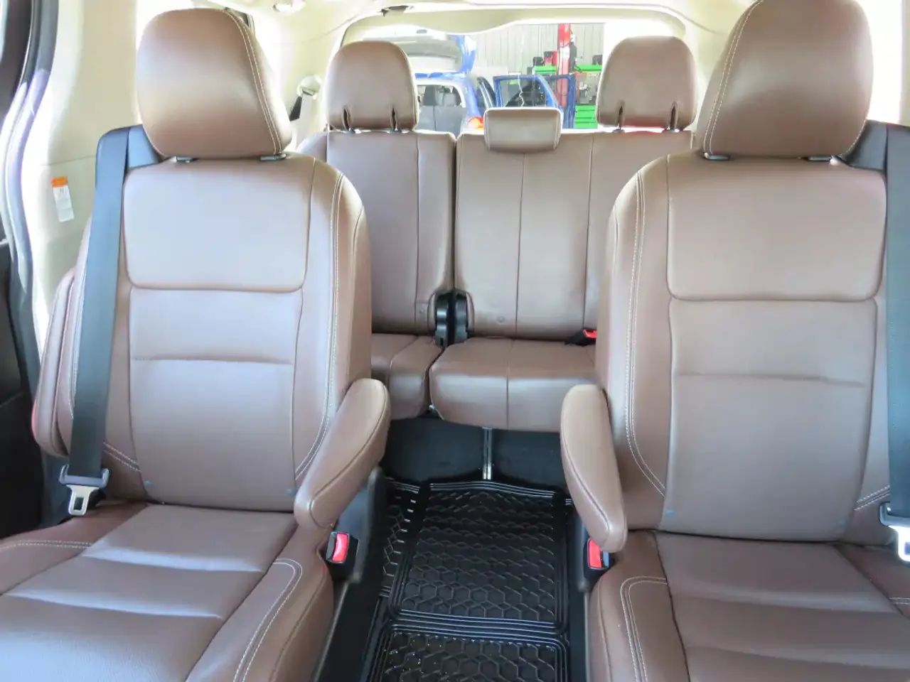 Toyota Sienna снимка Toyota Sienna