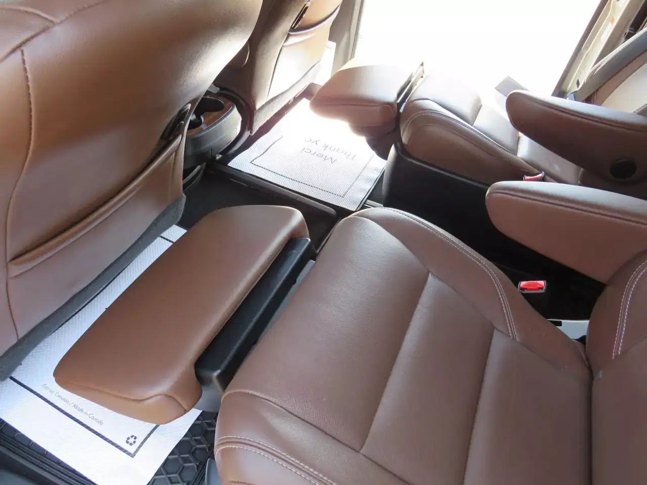 Toyota Sienna снимка Toyota Sienna