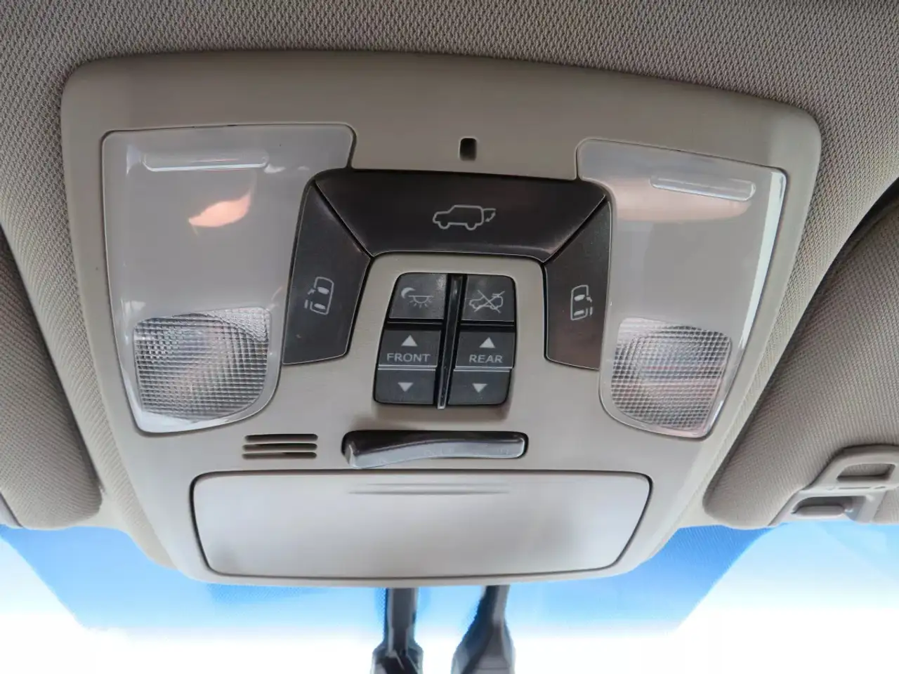 Toyota Sienna снимка Toyota Sienna