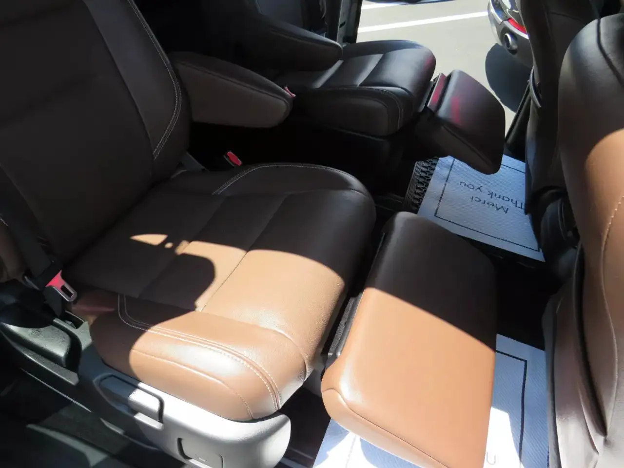 Toyota Sienna снимка Toyota Sienna