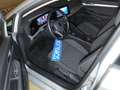 Volkswagen Golf VIII 2.0 TDI SCR DSG7 Life AHK Navi ACC DAB Plateado - thumbnail 6