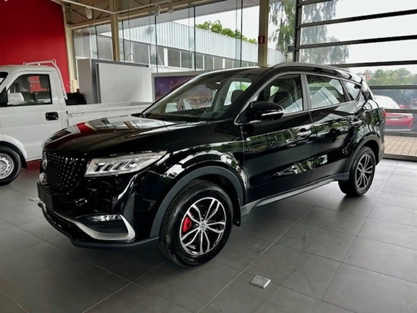 DFSK Fengon 580 Noir - 1