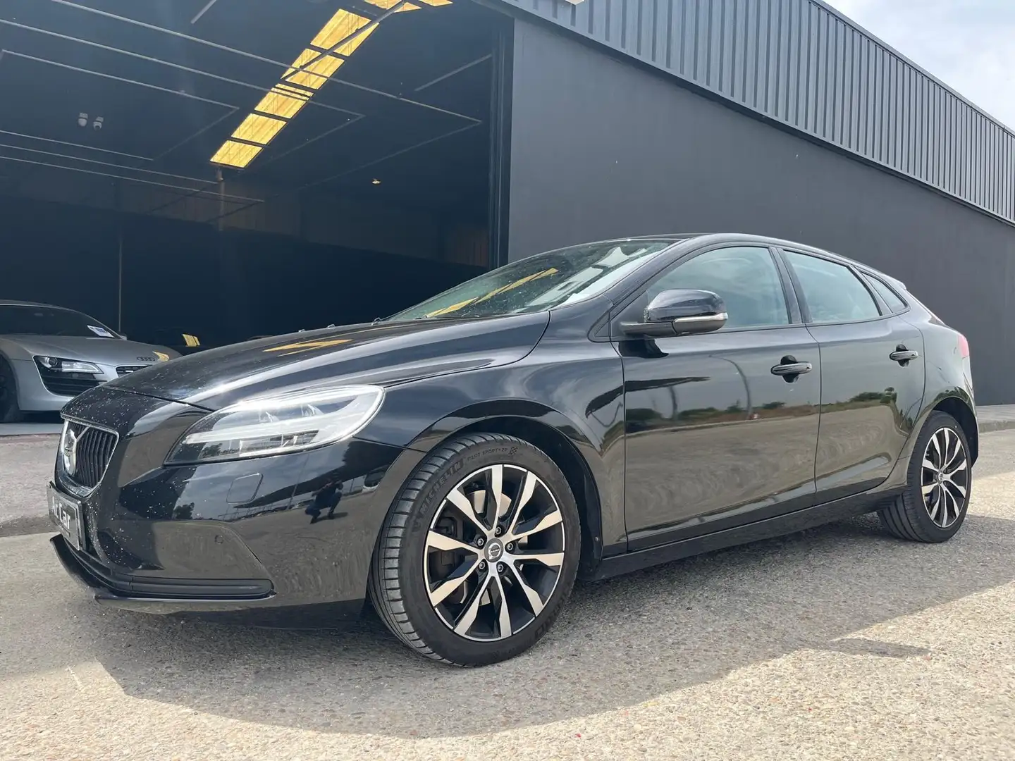 Volvo V40 D2 Aut. 120 Noir - 2