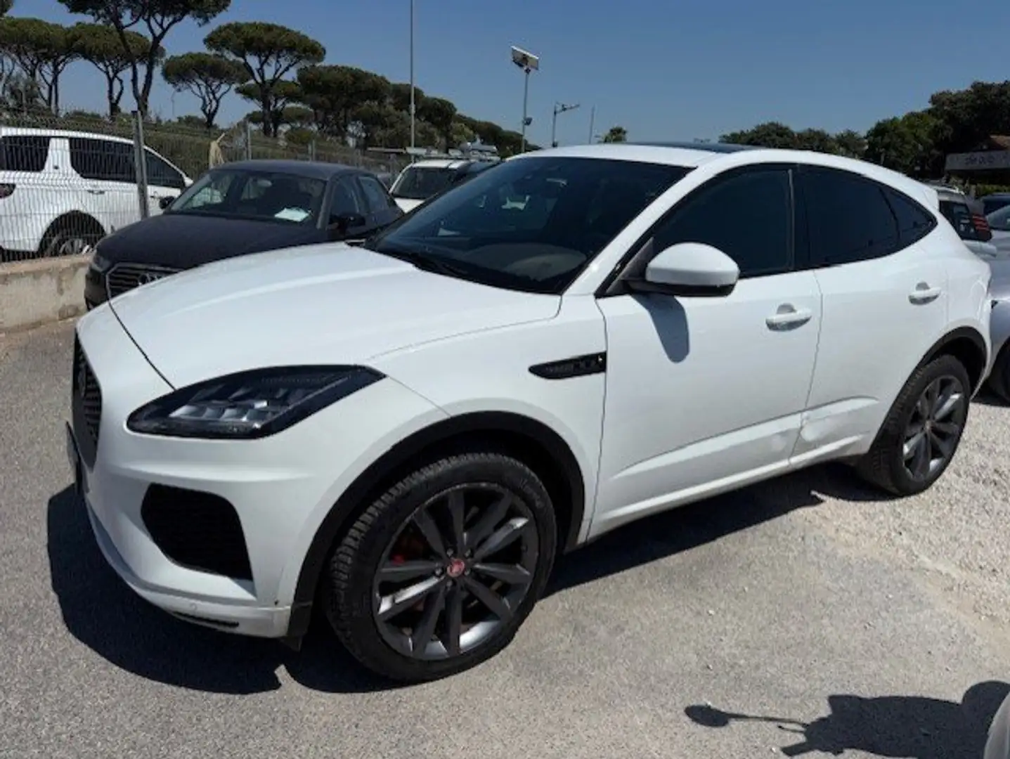 Jaguar E-Pace E-Pace 2.0d i4 R-Dynamic S awd 150cv Full Bianco - 2
